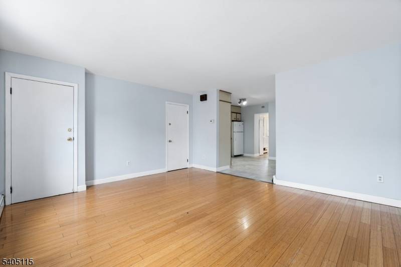 Harrison Town, NJ 07029,120 Grant Ave #1