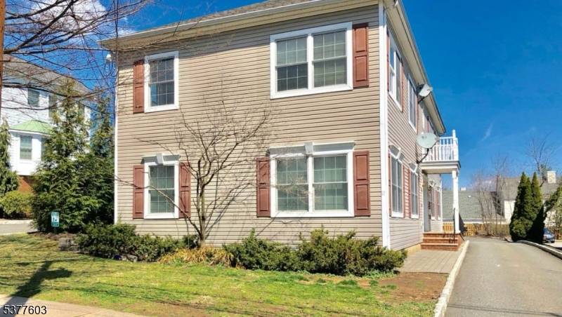 Madison Boro, NJ 07940,12 Cook Ave