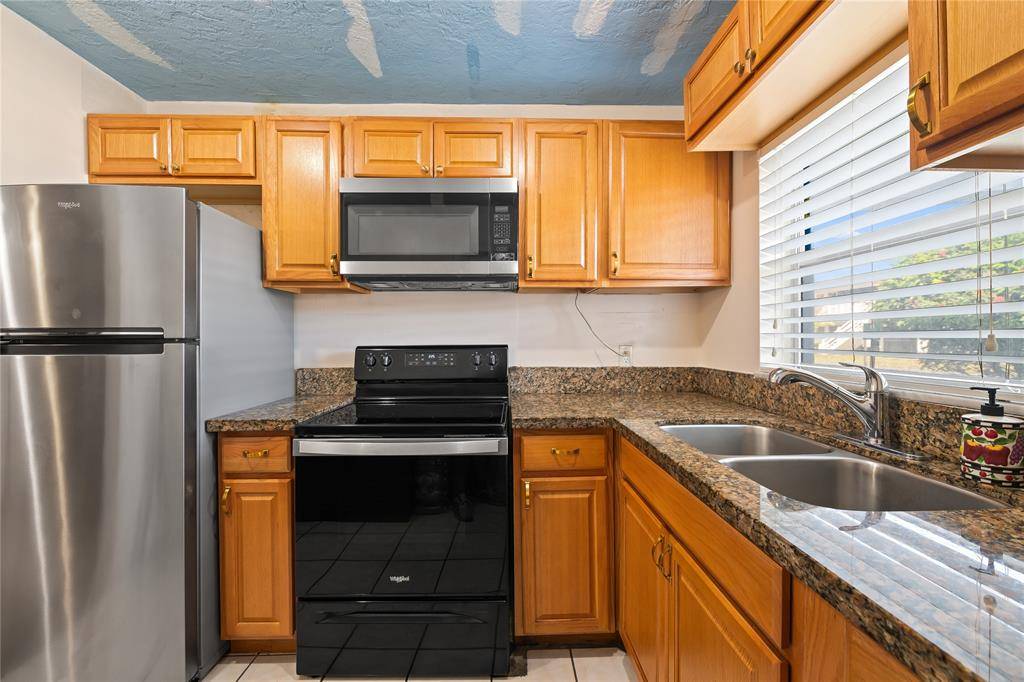 Lauderhill, FL 33313,1711 NW 46th Ave #114