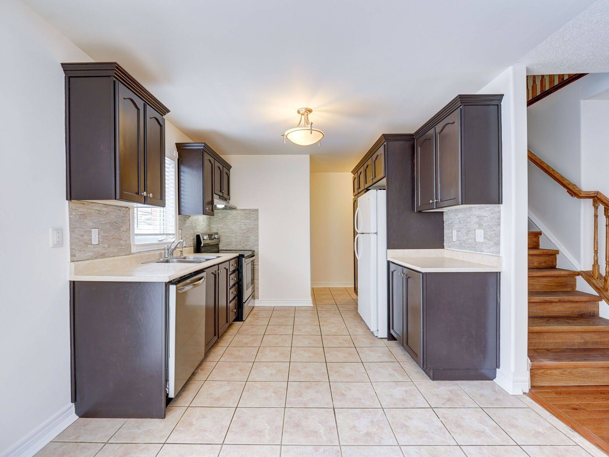 Georgina, ON L4P 4C4,22 Wrendale CRES