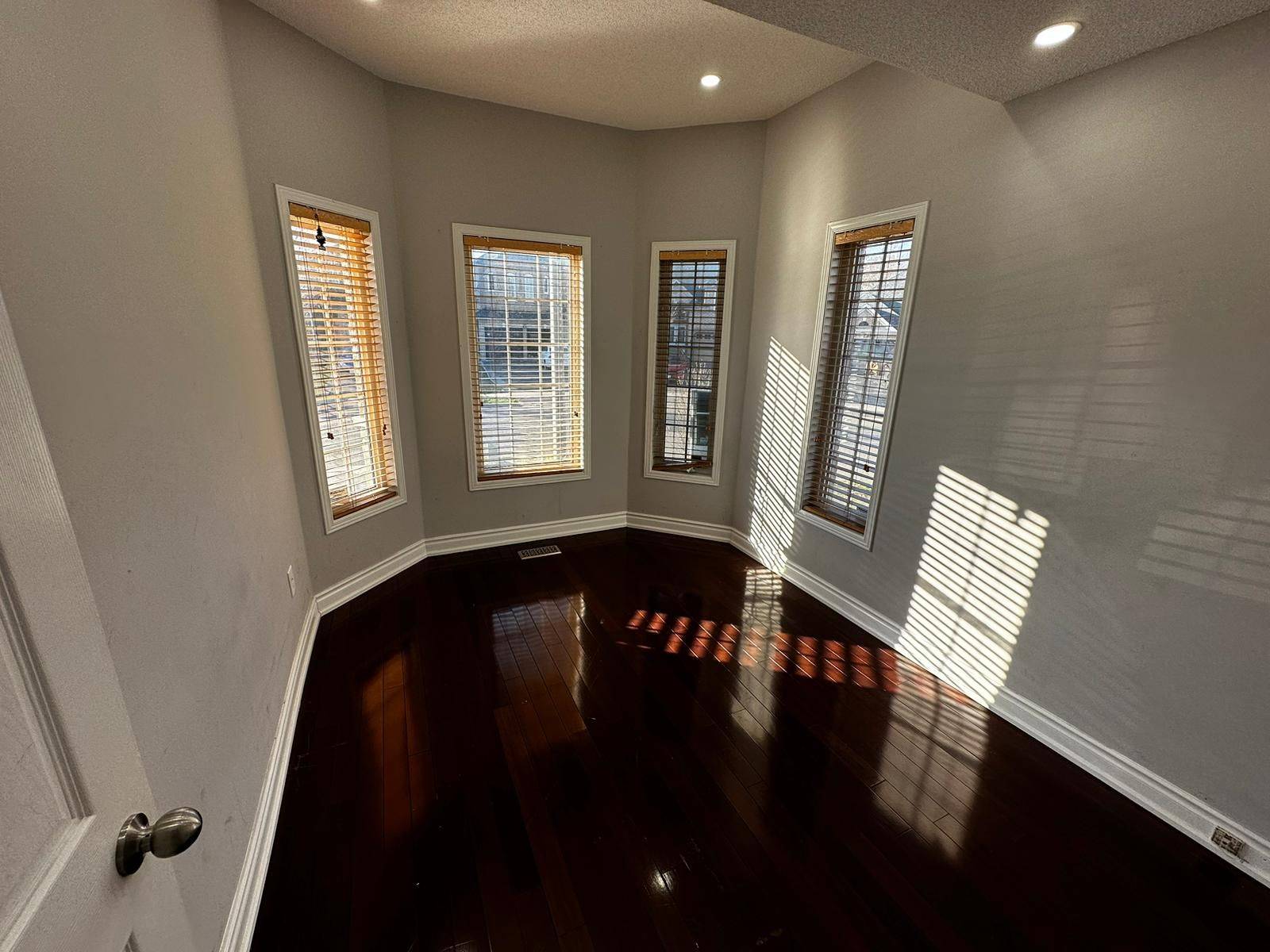 Brampton, ON L7A 2C9,25 Prince CRES