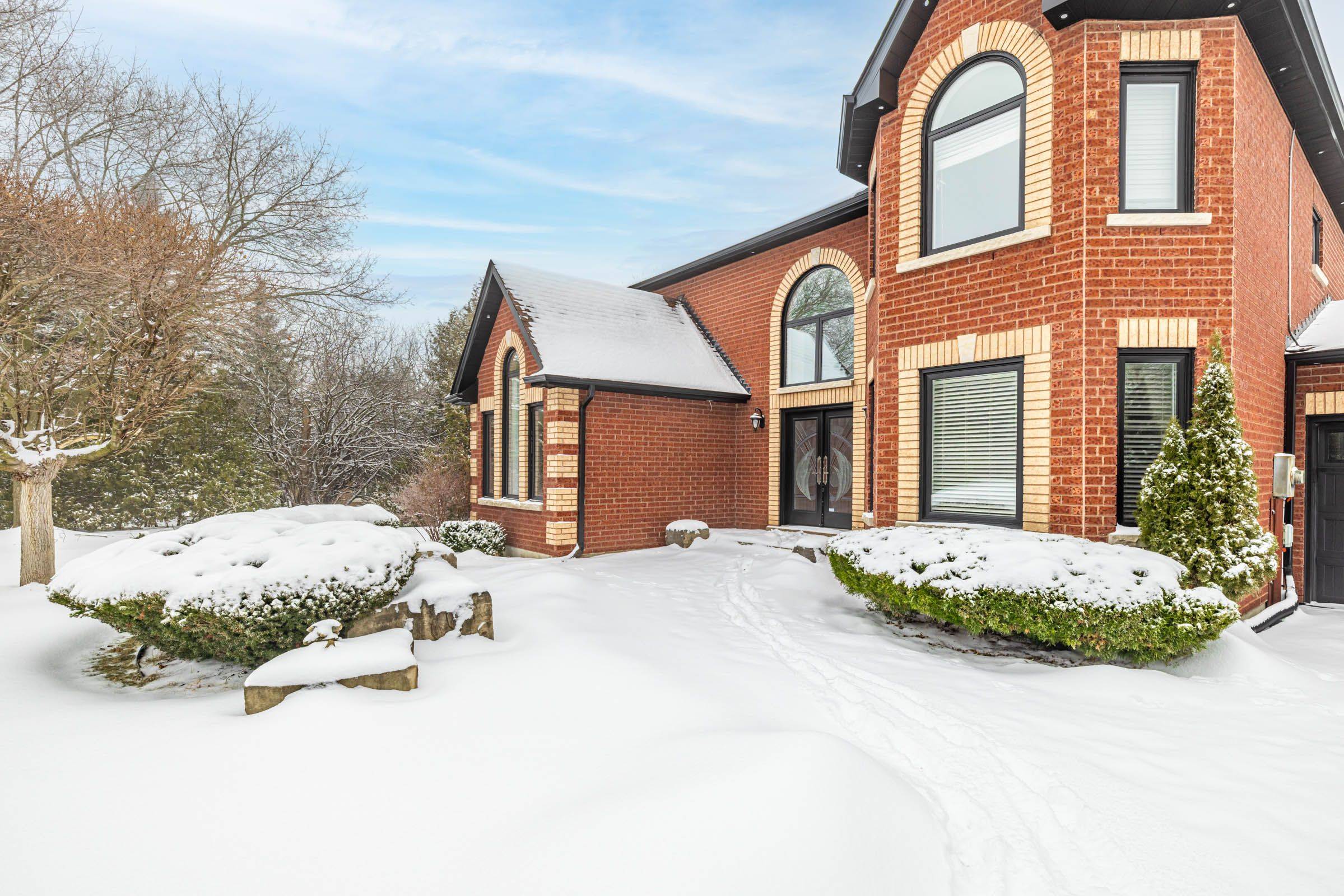 Caledon, ON L7E 0B3,42 Mccauley DR