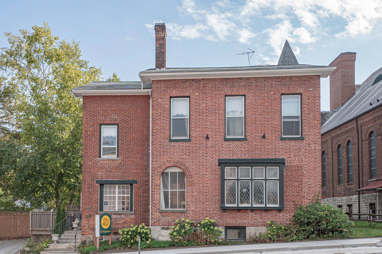 Port Hope, ON L1A 1N4,127 Walton ST
