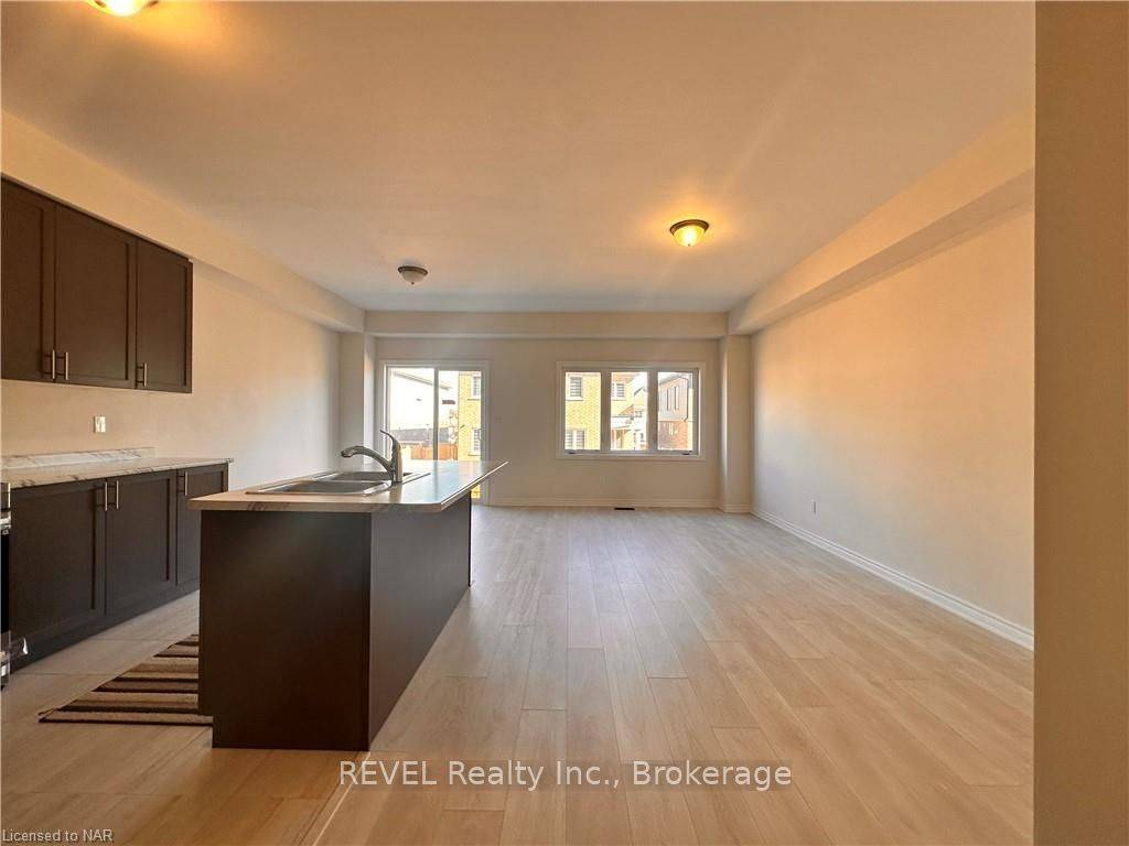 Thorold, ON L2V 0L4,25 sapphire WAY