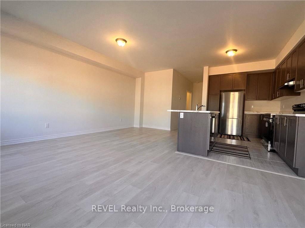 Thorold, ON L2V 0L4,25 sapphire WAY