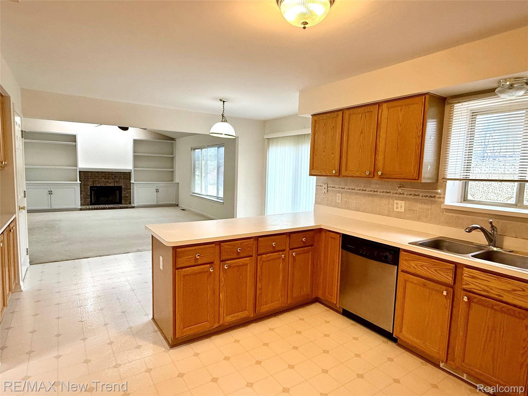 Ann Arbor, MI 48103,2399 MARQUIS CT