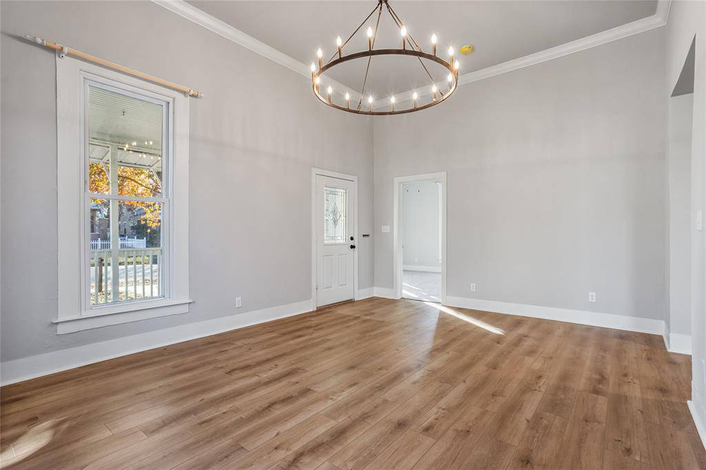 Denison, TX 75020,217 W Hull Street