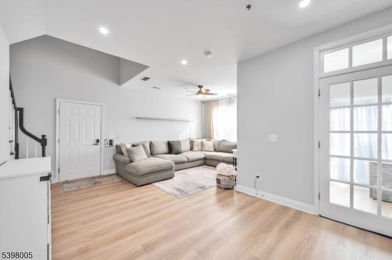 Lopatcong Twp., NJ 08865,34 Limerick Ln