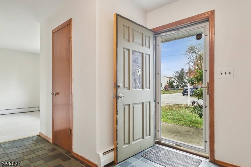 Pompton Lakes Boro, NJ 07442,36 Arcadia Rd