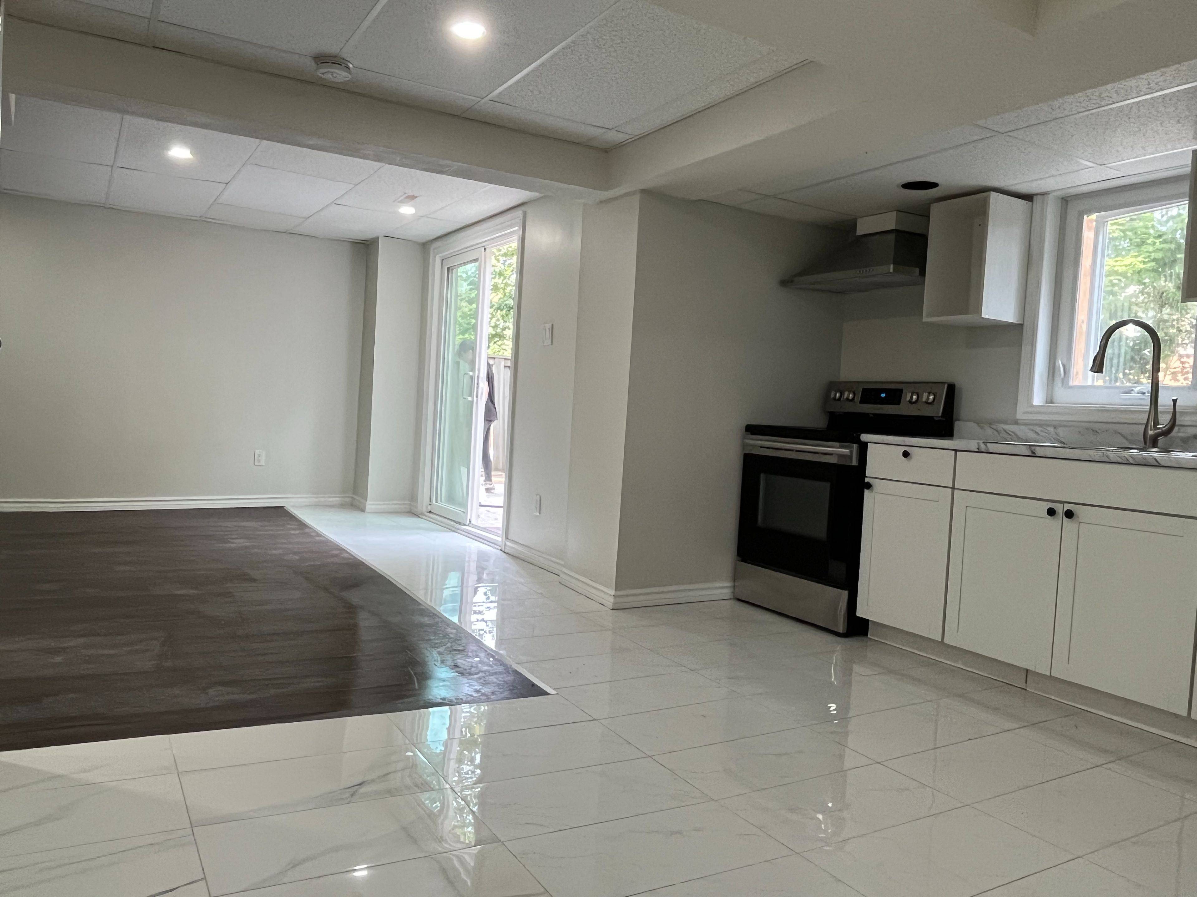 Whitby, ON L1R 1T3,21 Willowbrook DR #BSMT