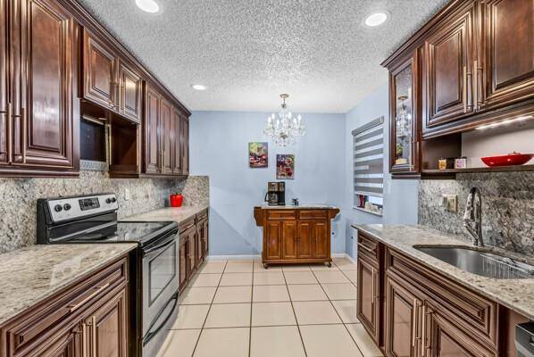 Coconut Creek, FL 33063,2433 Fiddleleaf Ave