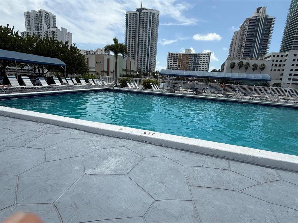 Hallandale Beach, FL 33009,600 Parkview Dr #826