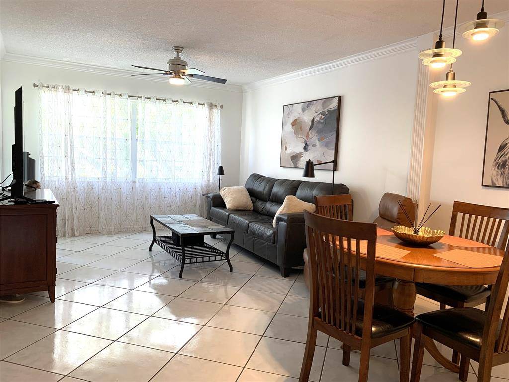 Lauderdale Lakes, FL 33319,5003 NW 35th St #508