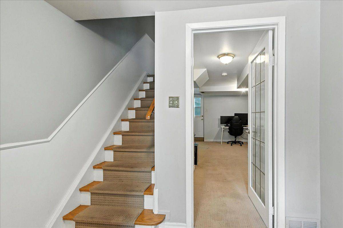 Oakville, ON L6H 2H2,1211 EIGHTH Line