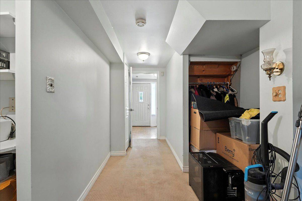 Oakville, ON L6H 2H2,1211 EIGHTH Line