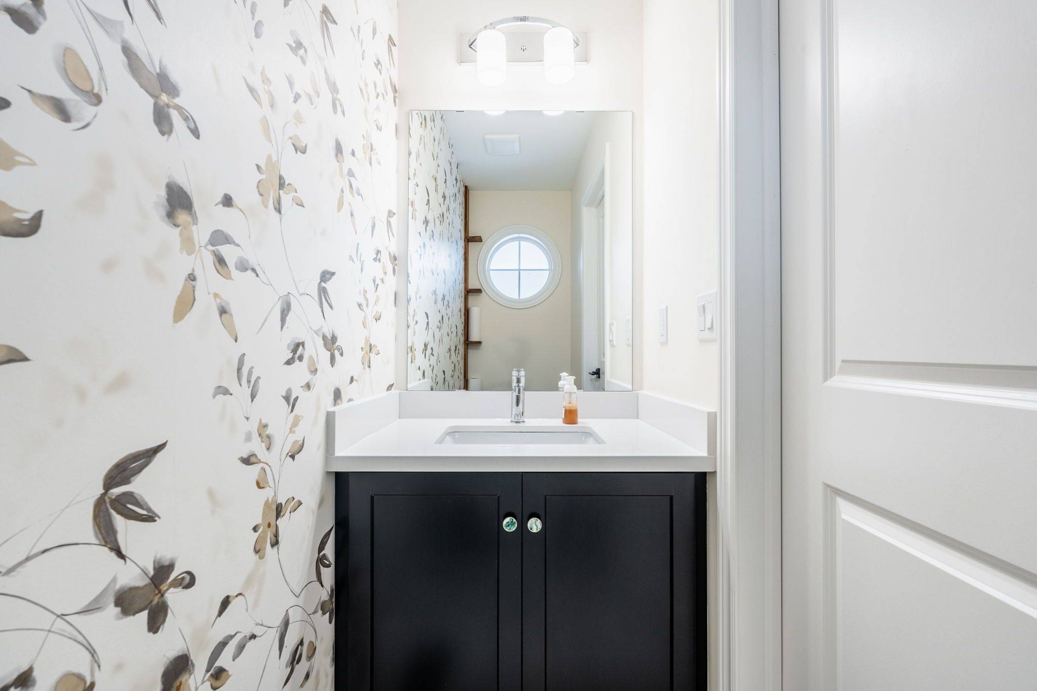 West Lincoln, ON L0R 2A0,77 Dennis DR