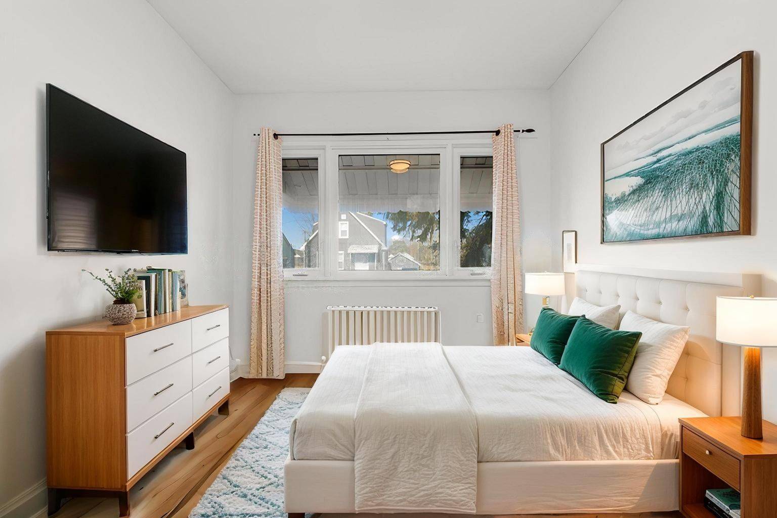 Niagara Falls, ON L2G 2G8,6248 Monroe ST