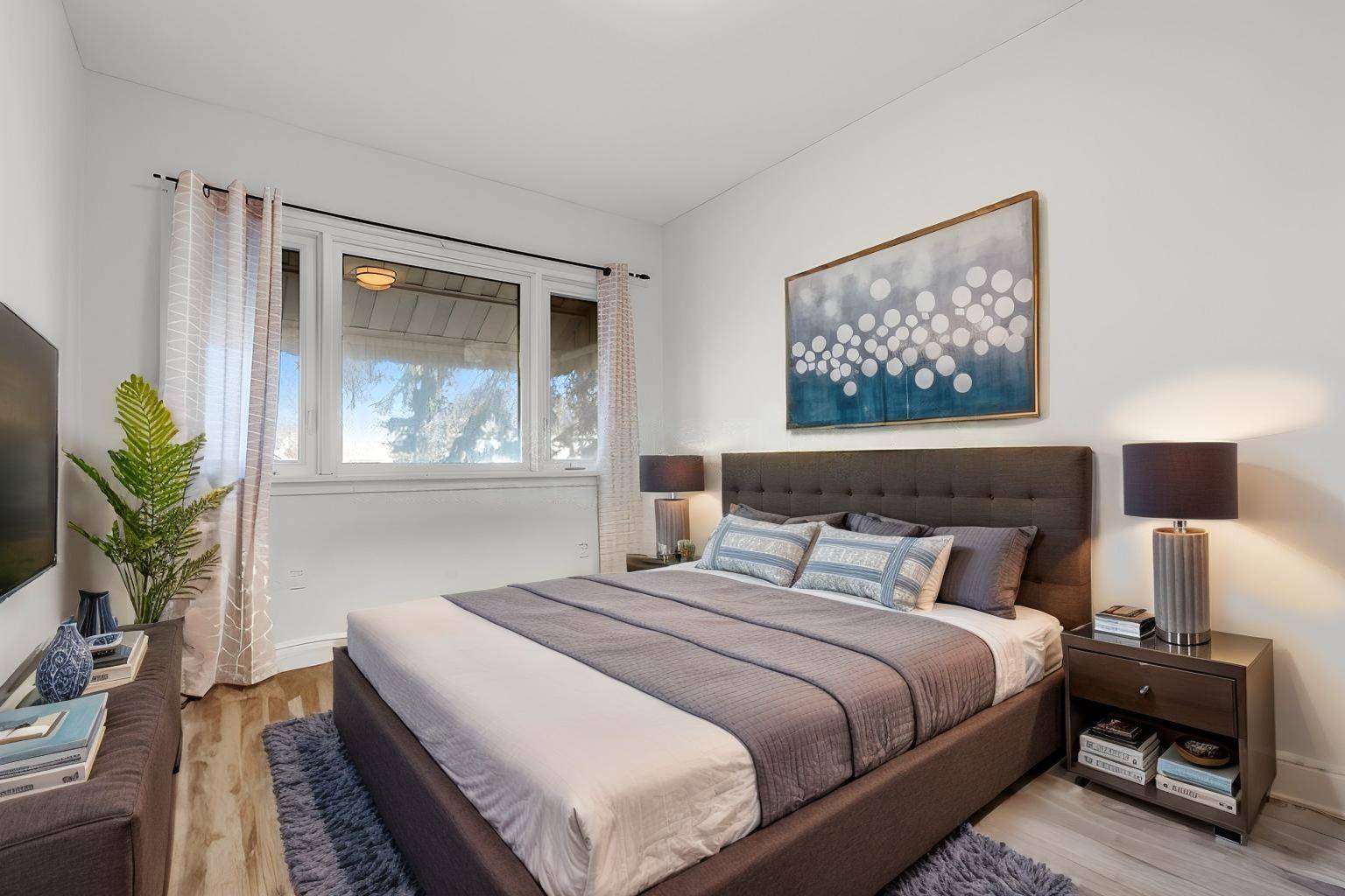 Niagara Falls, ON L2G 2G8,6248 Monroe ST