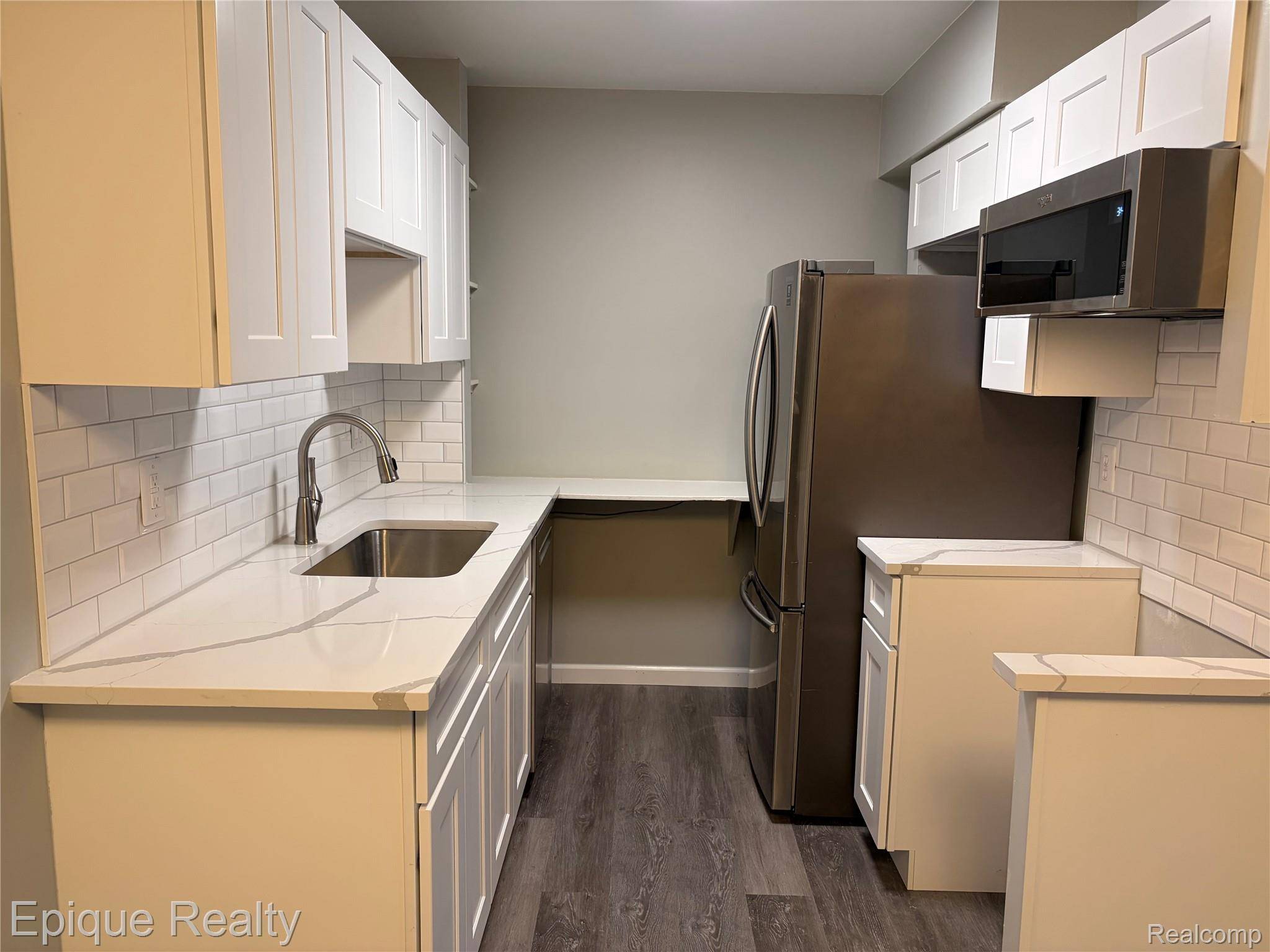 Canton, MI 48187,6946 Foxthorn DR