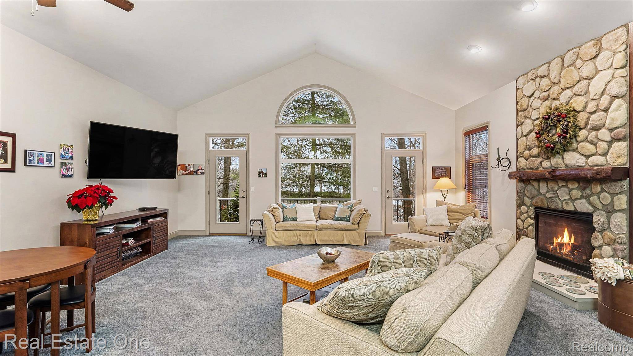 South Lyon, MI 48178,10456 Oak Shore DR