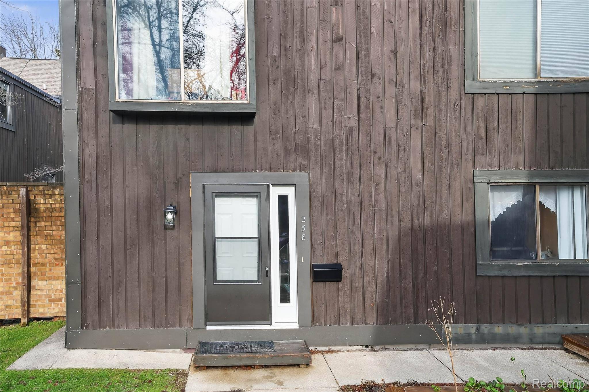 Kalamazoo, MI 49006,238 Falkirk CT