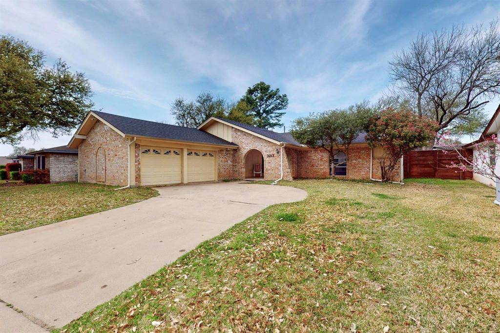 Bedford, TX 76021,3213 Spring Valley Drive