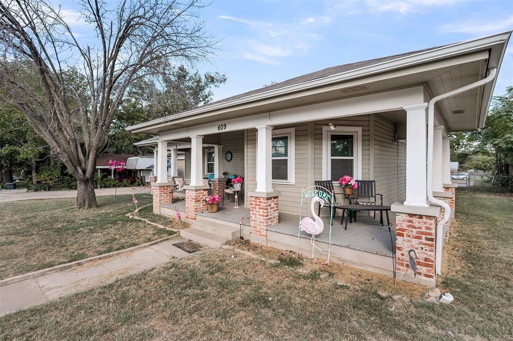 Weatherford, TX 76086,609 S Elm Street