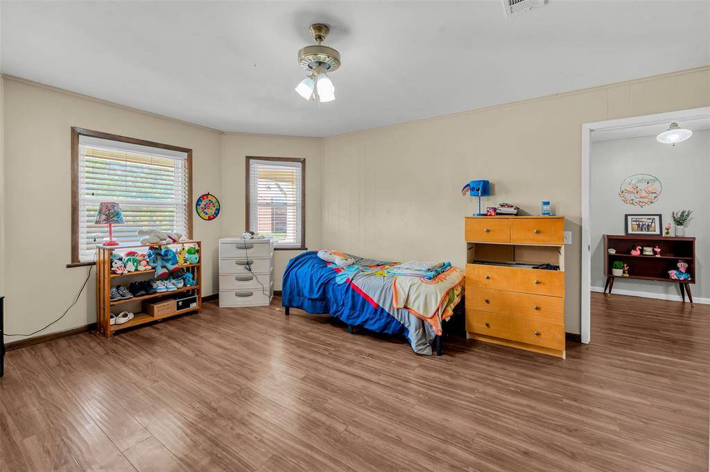 Weatherford, TX 76086,609 S Elm Street