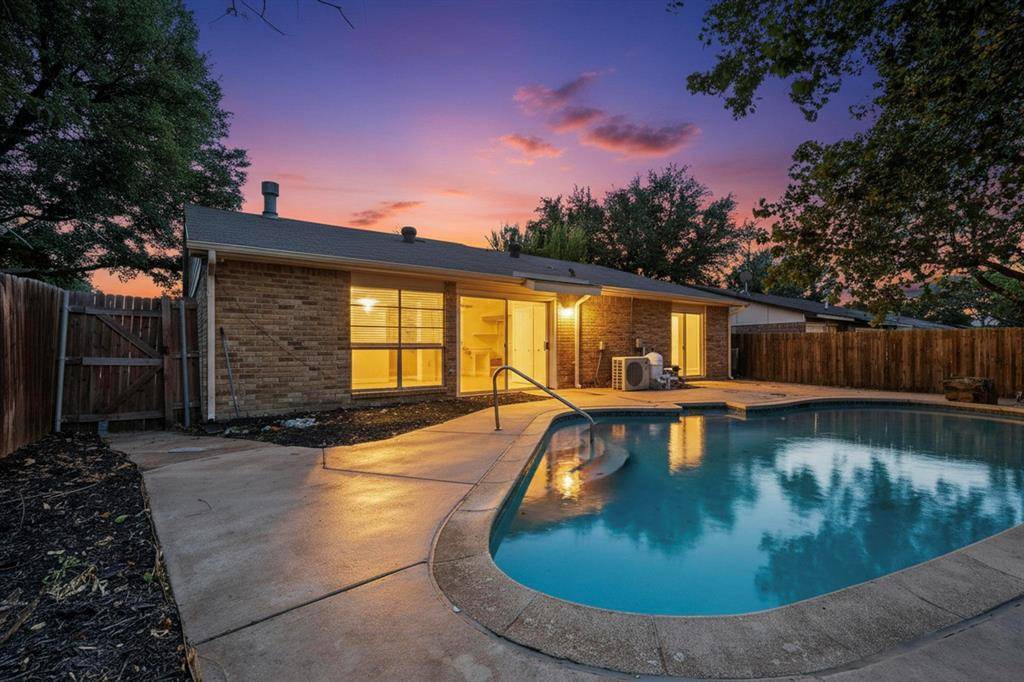 Rowlett, TX 75089,6407 Redwood Lane