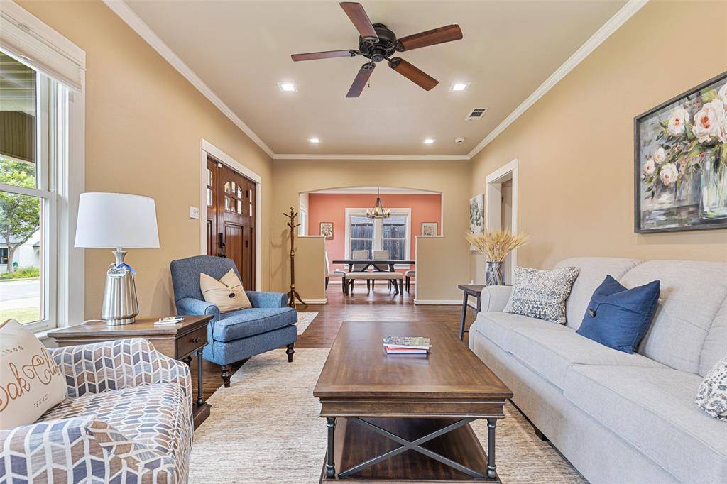 Dallas, TX 75208,932 N Windomere Avenue