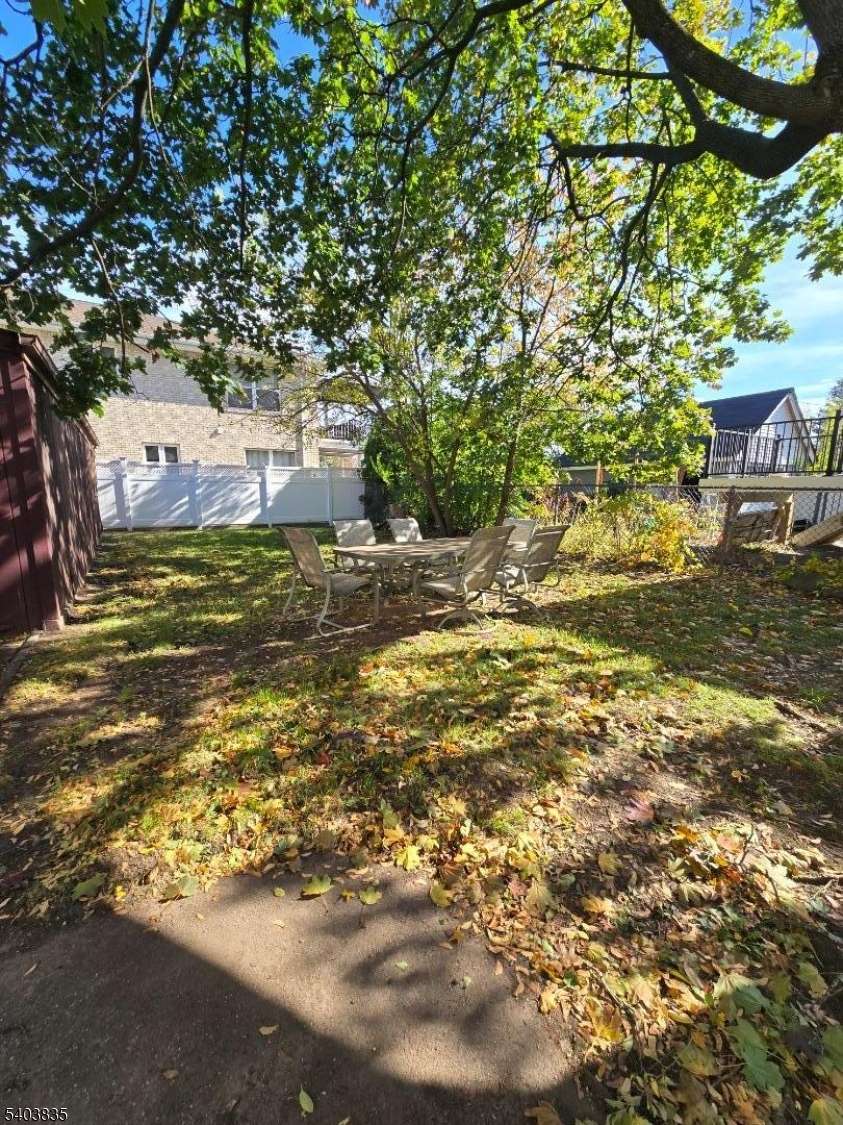 Elmwood Park Boro, NJ 07407,381 Mola Blvd