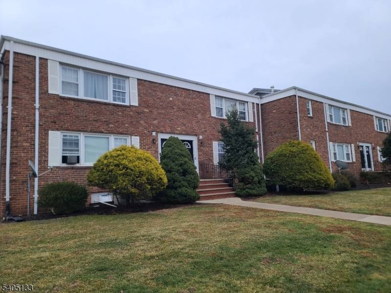 Bridgewater Twp., NJ 08807,4 Columbia Dr Unit 1A #1A