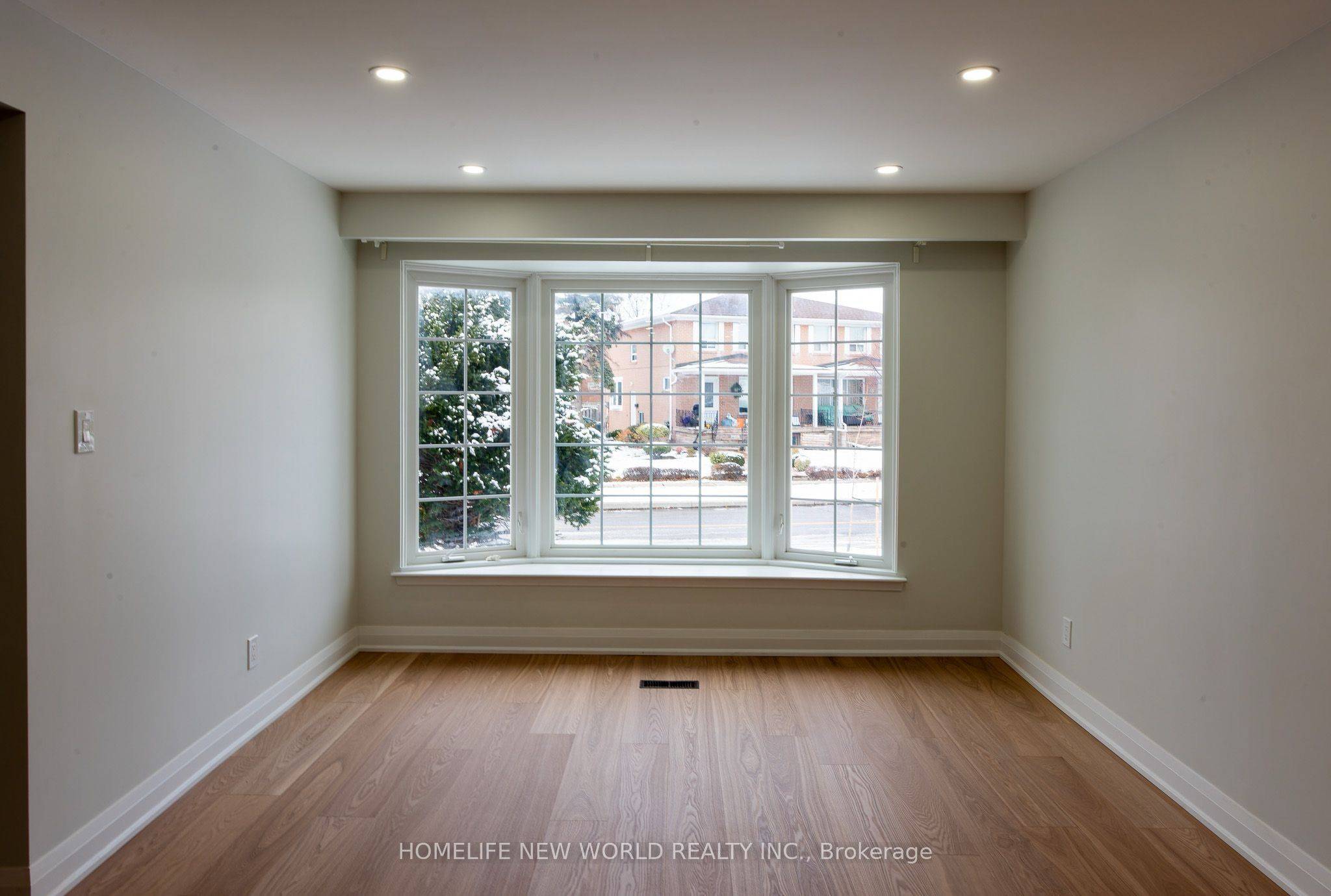 Toronto C15, ON M2J 3N1,1 CLYDESDALE DR #Main Fl