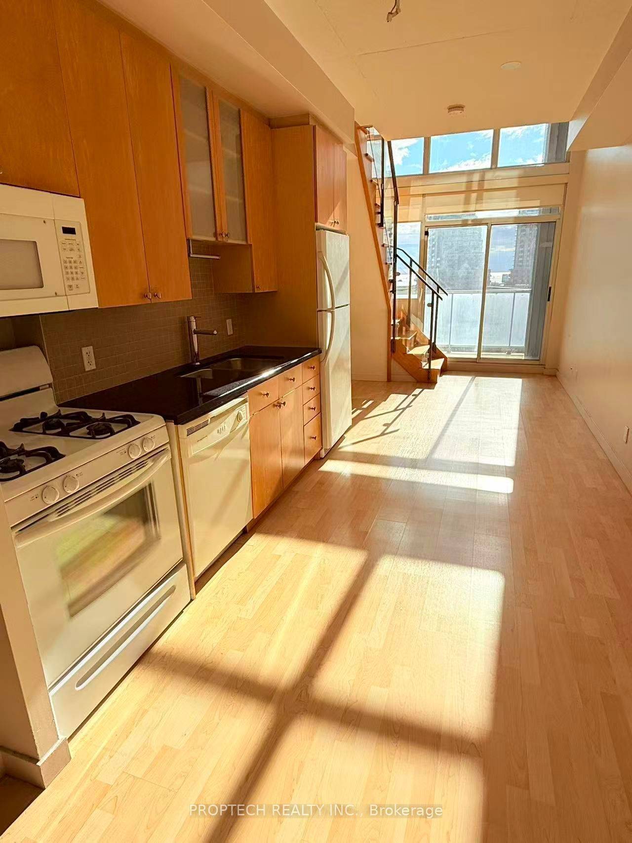 Toronto C01, ON M6K 0A1,1 Shaw ST #916