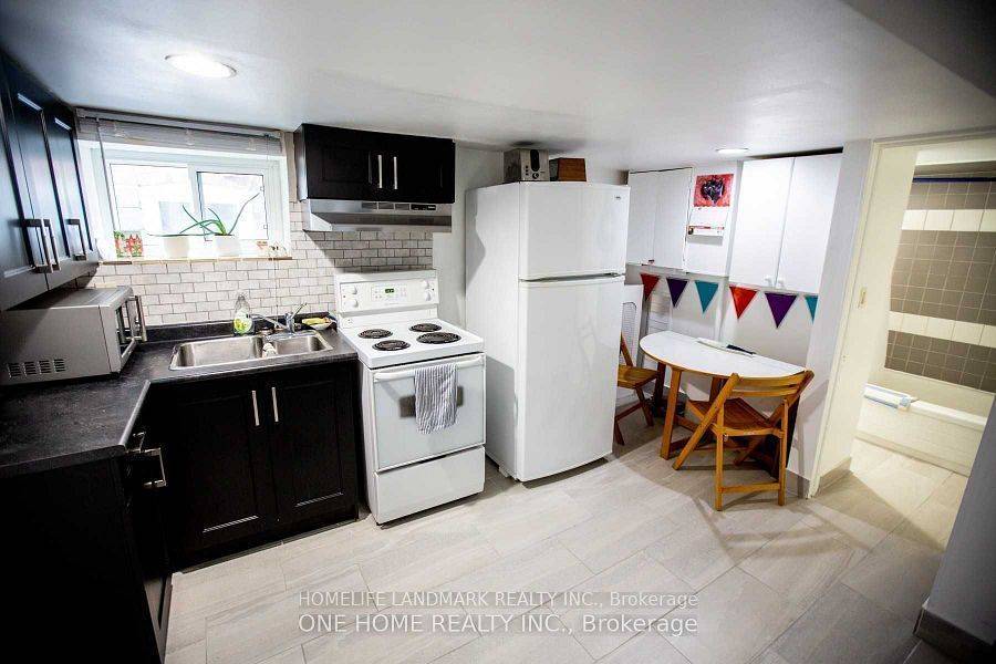 Toronto E03, ON M4J 1Z6,245 Sammon AVE