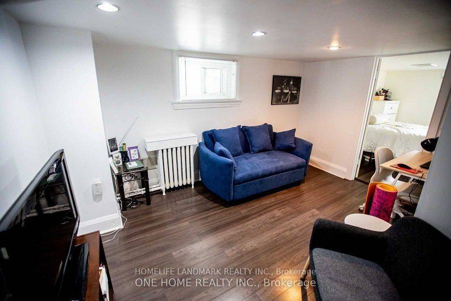 Toronto E03, ON M4J 1Z6,245 Sammon AVE