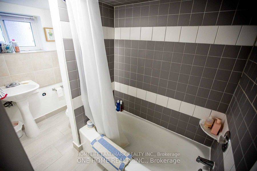 Toronto E03, ON M4J 1Z6,245 Sammon AVE