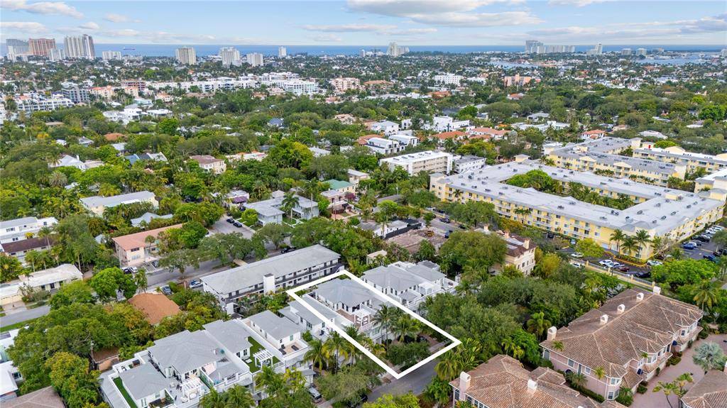 Fort Lauderdale, FL 33301,220 NE 15th  Ave #220