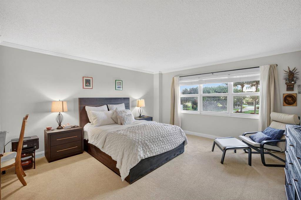 Lauderdale By The Sea, FL 33308,4900 N Ocean Blvd #302