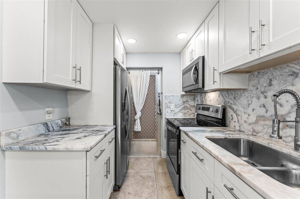 Lighthouse Point, FL 33064,4502 N Federal Hwy #123C