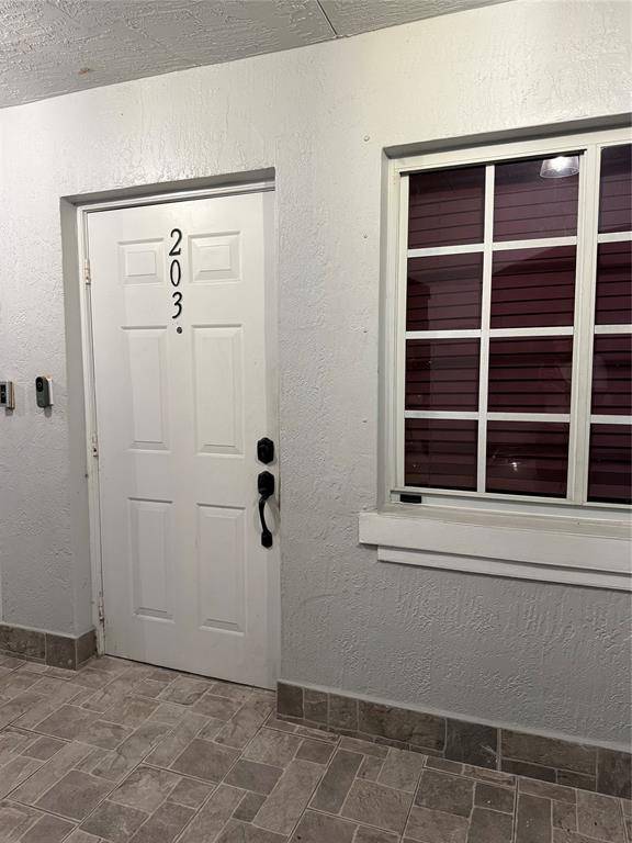 Hialeah, FL 33018,3526 W 76th St #203