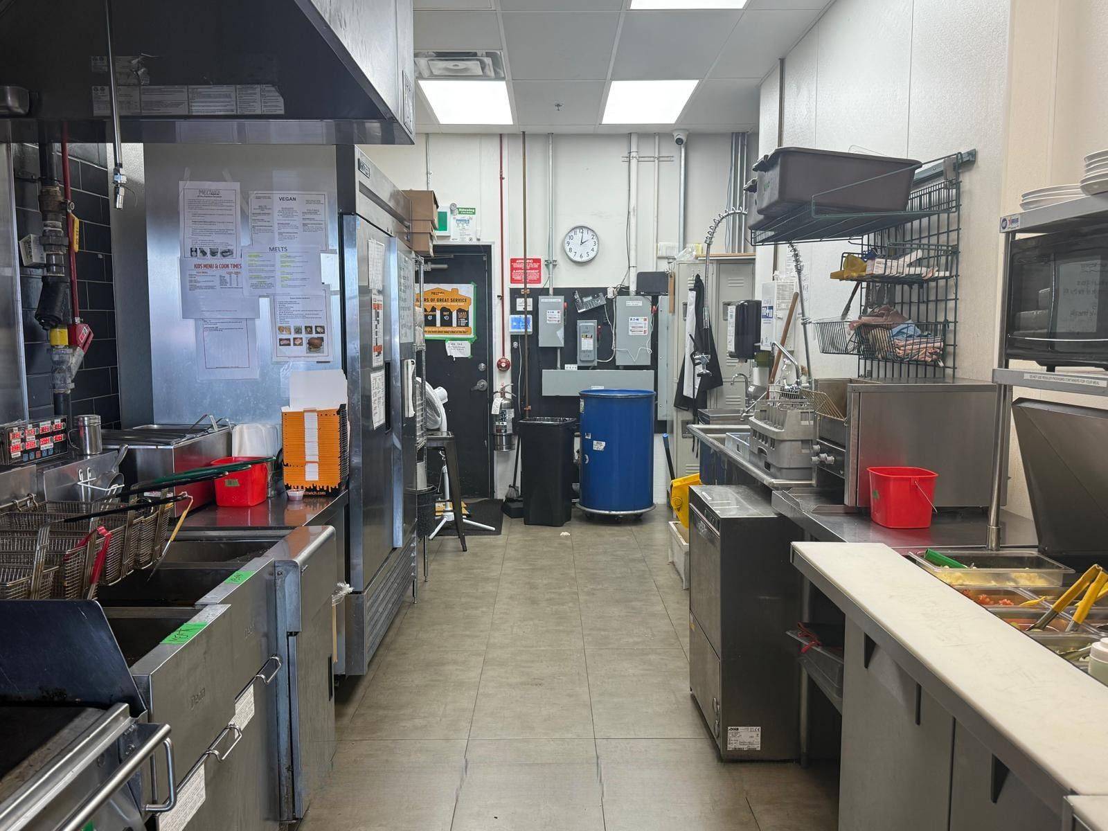 Milton, ON L9T 0R3,101 James Snow Pkwy N #4