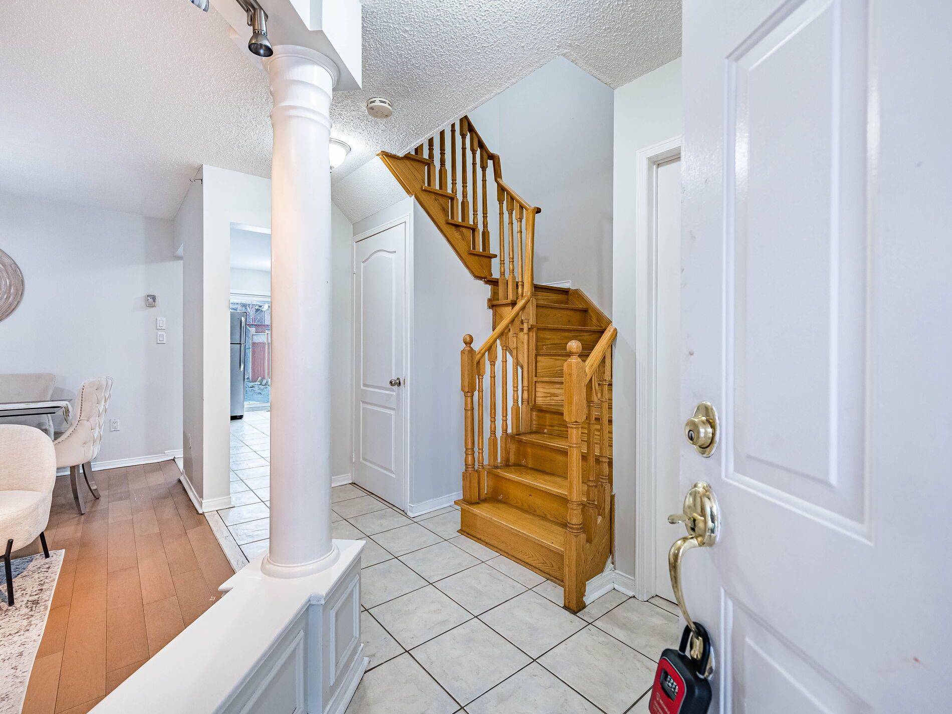 Brampton, ON L6R 1R2,33 Fiddleneck CRES