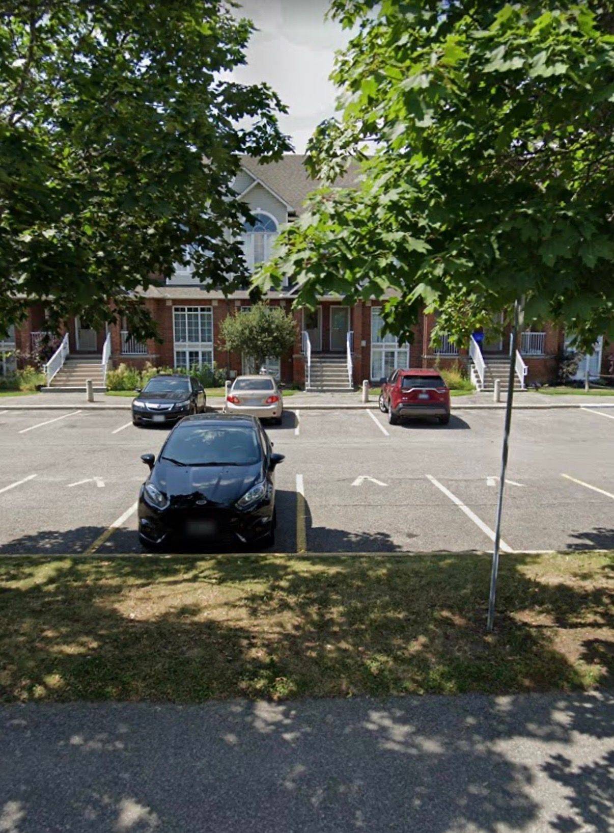 Hunt Club - South Keys And Area, ON K1G 5P5,6 BRISTON Private