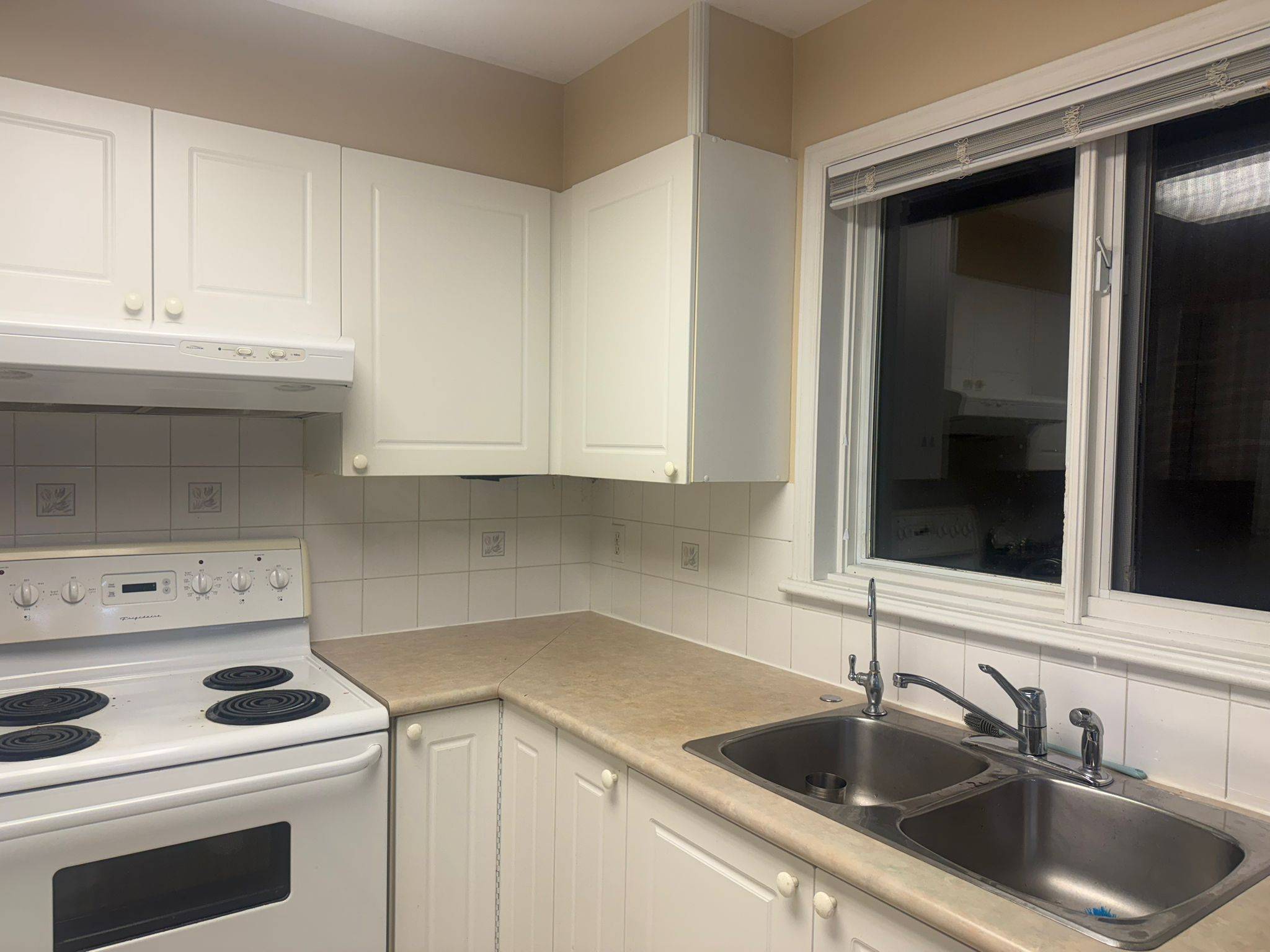 Hunt Club - South Keys And Area, ON K1G 5P5,6 BRISTON Private