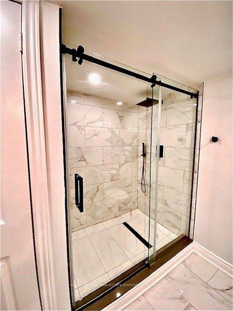 Guelph, ON N1G 5H8,78 Clairfields DR W #Lower