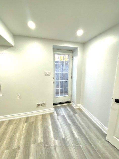 Guelph, ON N1G 5H8,78 Clairfields DR W #Lower