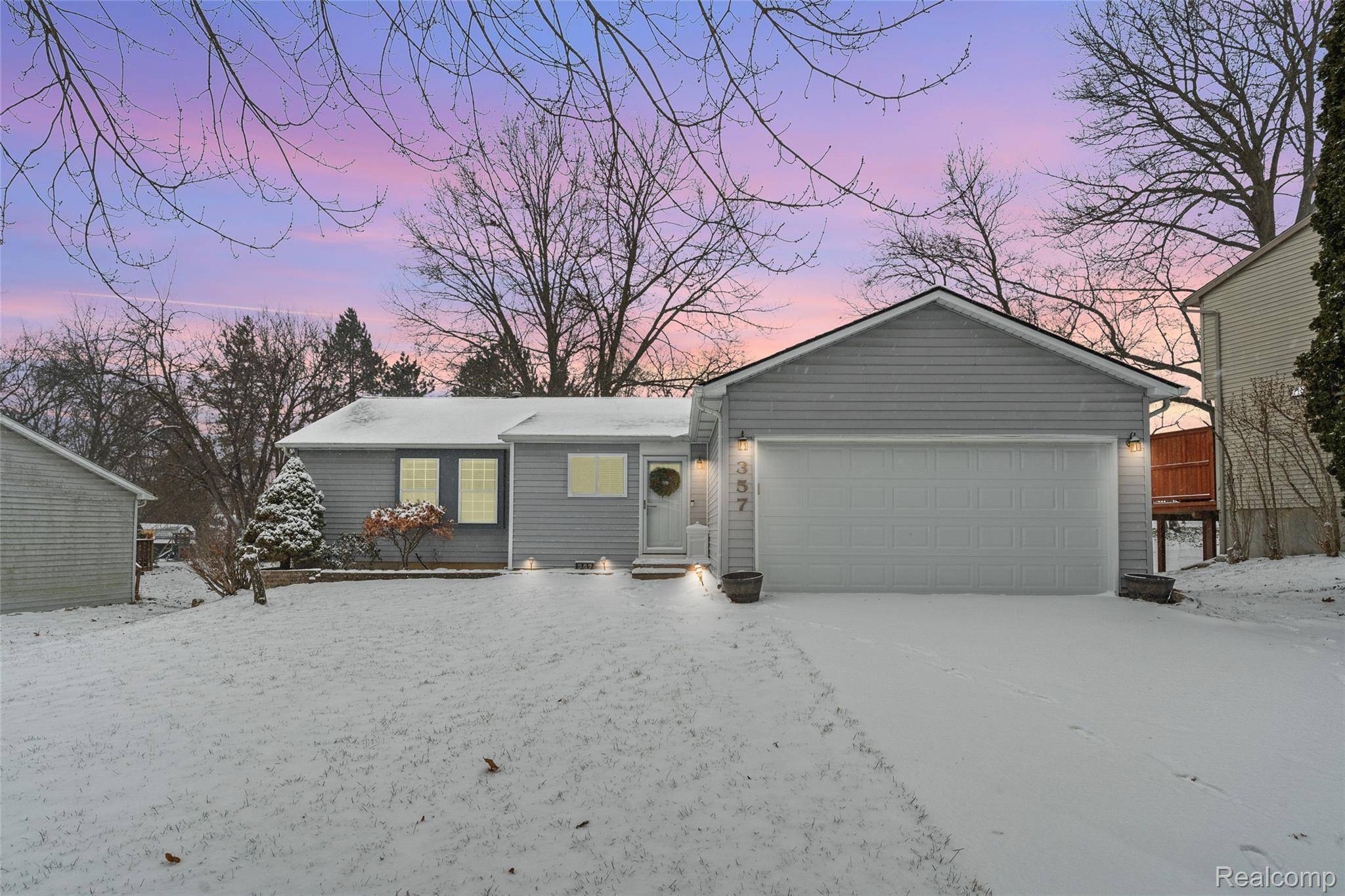 Brighton, MI 48116,357 Woodlake DR