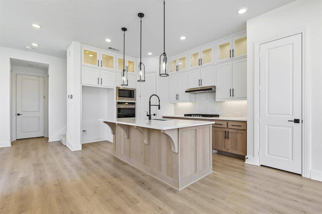 Fort Worth, TX 76008,13901 Longvalley Drive