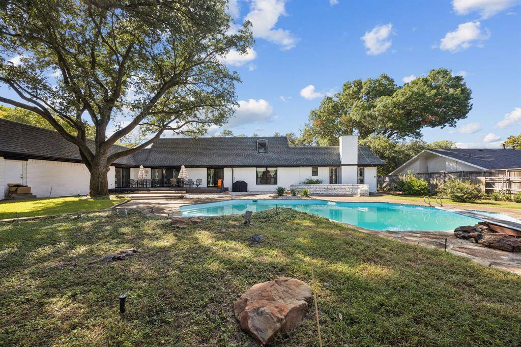 Dallas, TX 75229,11212 Inwood Road